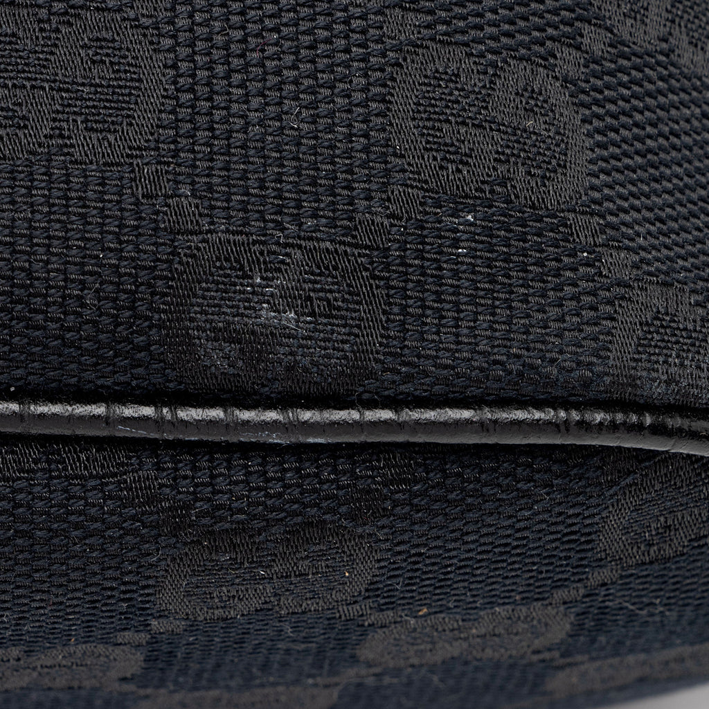 Gucci GG Canvas Classic Pochette (SHF-8YZvvs)