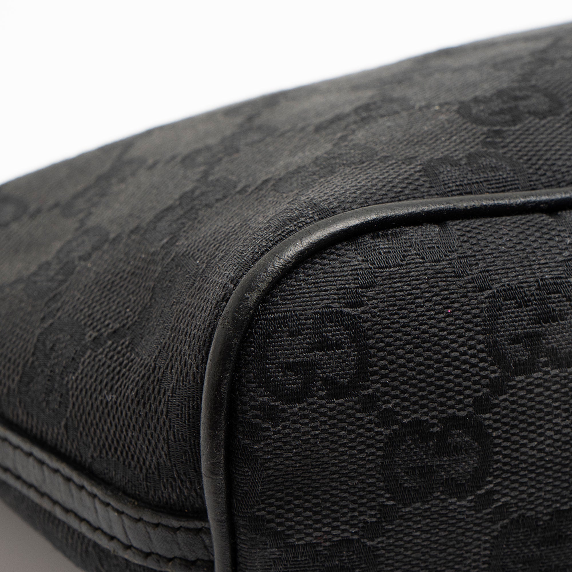 Gucci GG Canvas Classic Pochette