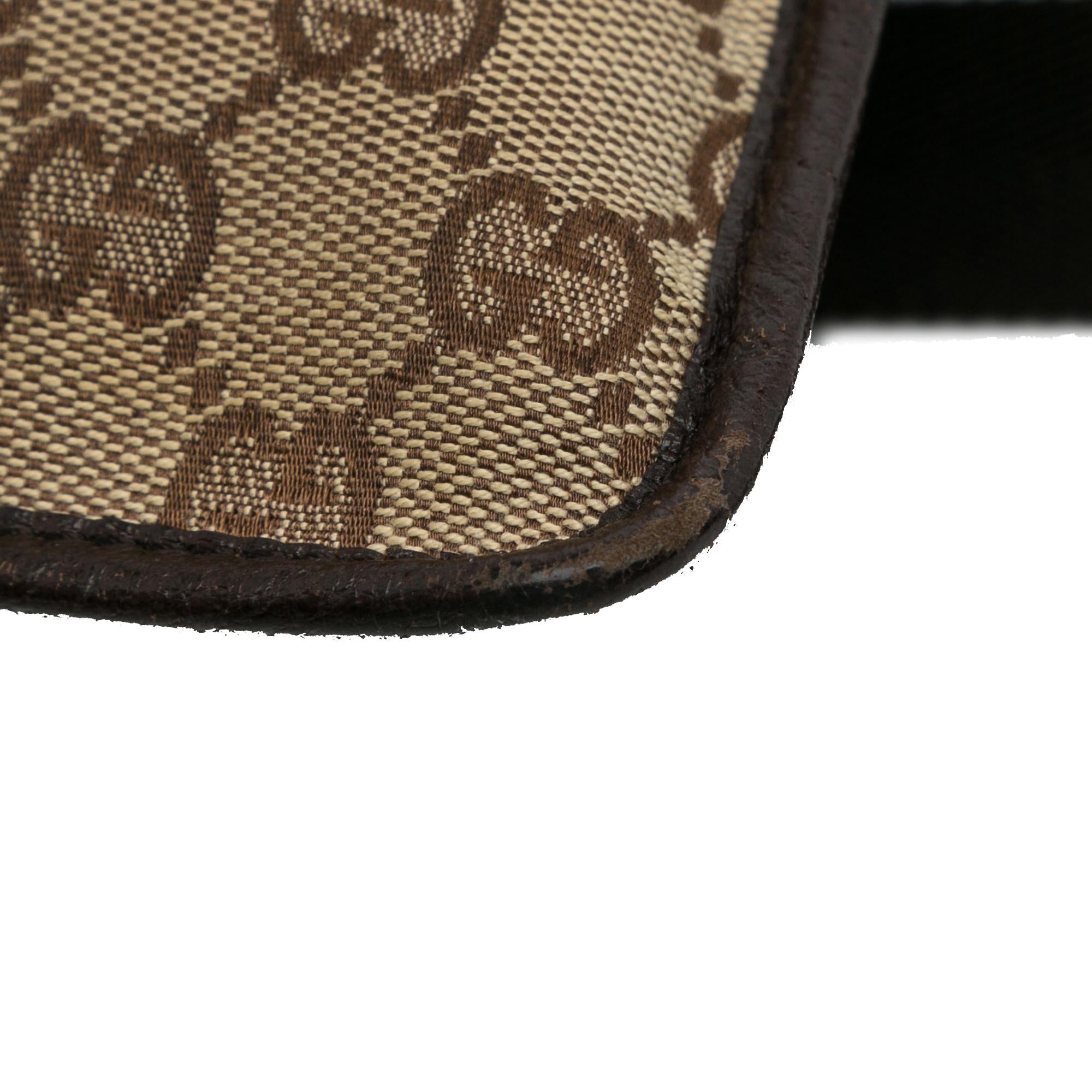 Gucci GG Canvas Flat Messenger (SHG-UptcBo)