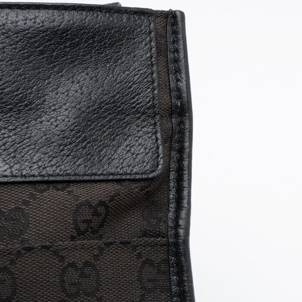 Gucci GG Canvas Flat Messenger (SHF-Br9CH5)