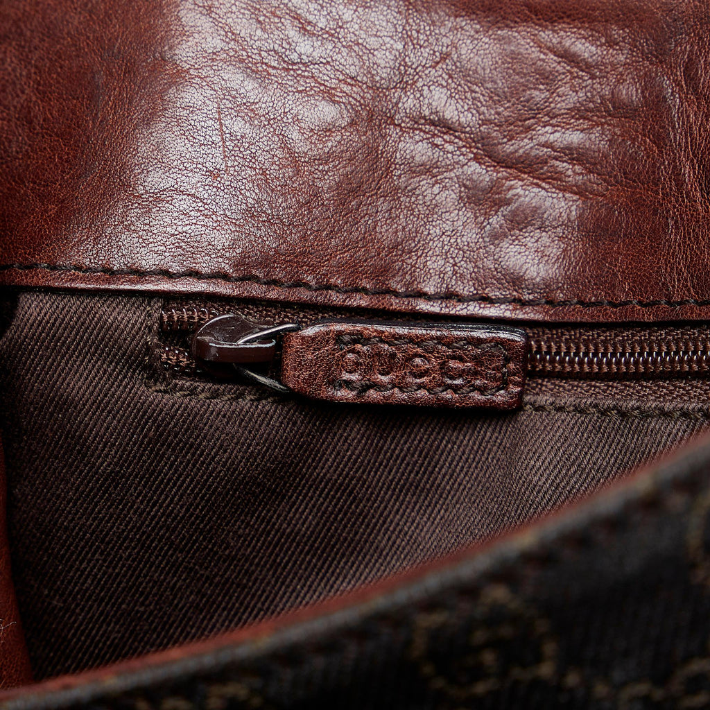 Gucci GG Canvas Horsebit Shoulder Bag (SHG-LWBer5)