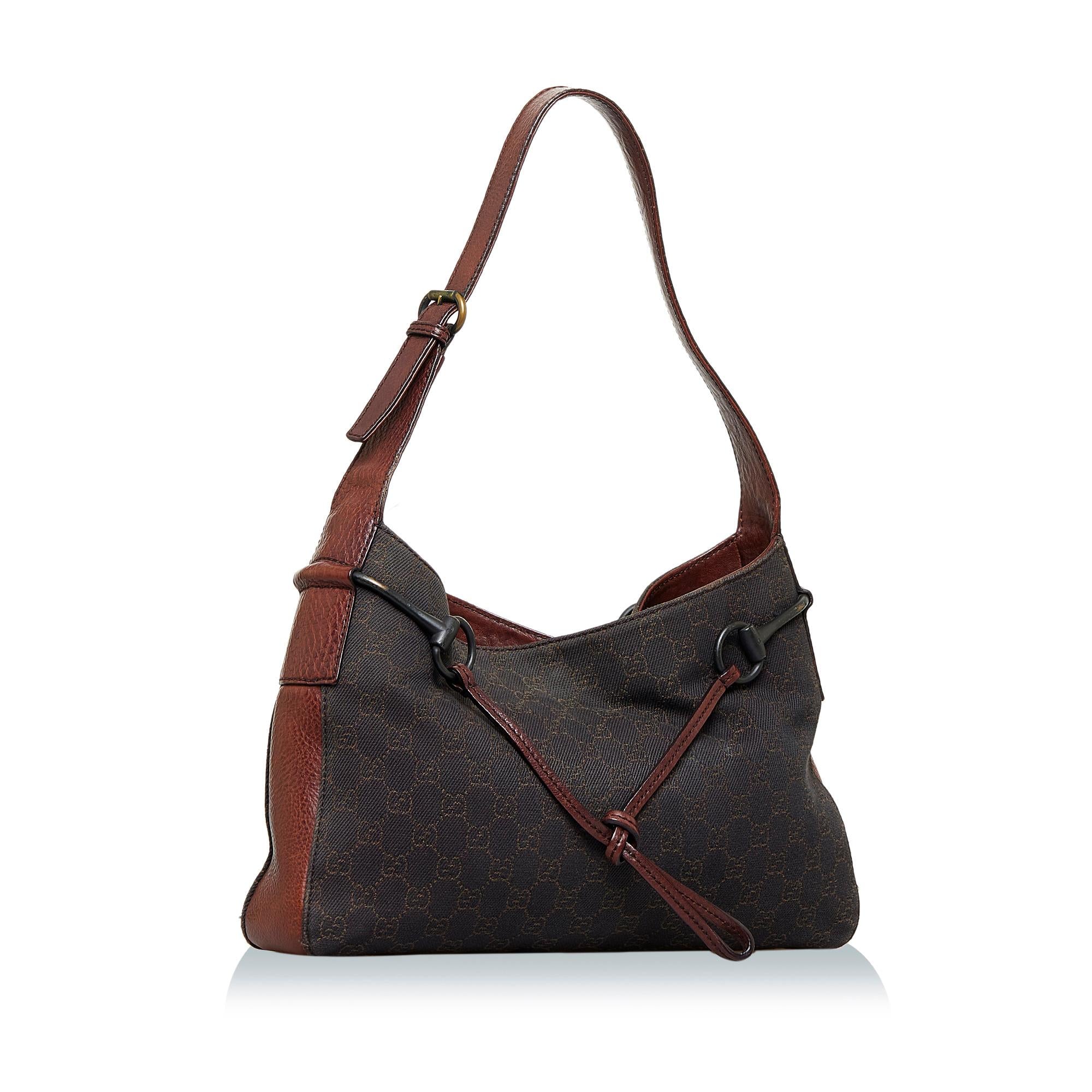 Gucci GG Canvas Horsebit Shoulder Bag (SHG-LWBer5)