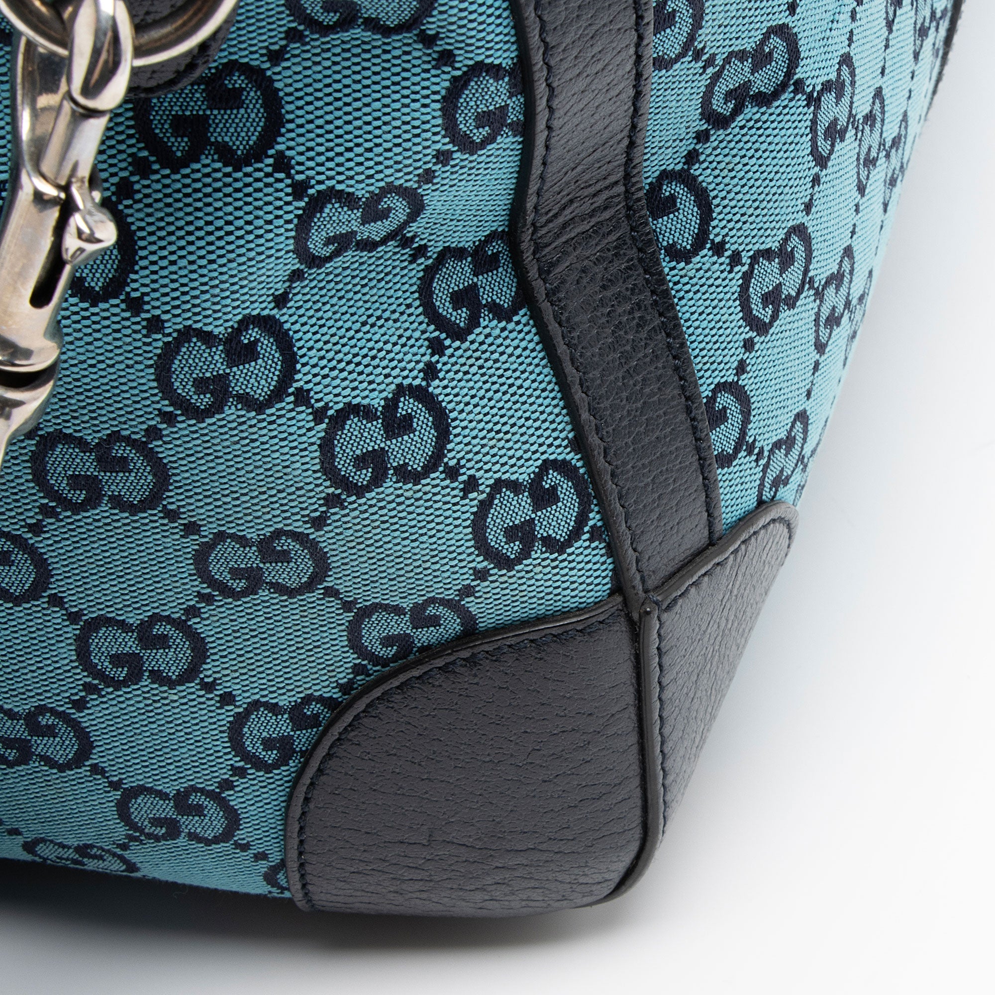 Gucci GG Canvas Savoy Medium Duffle (SHF-8zVTxr)