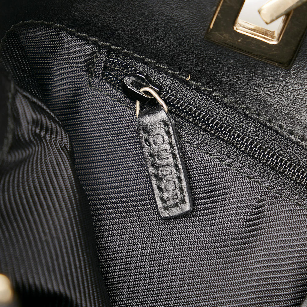 Gucci GG Canvas Shoulder Bag (SHG-29000)