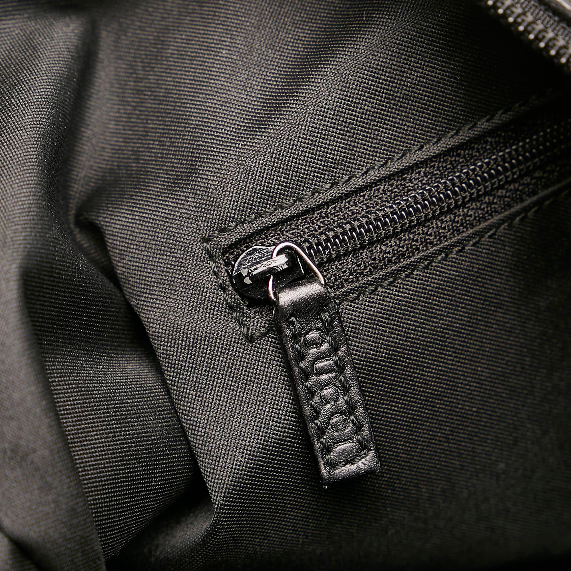 Gucci GG Canvas Shoulder Bag (SHG-30441)