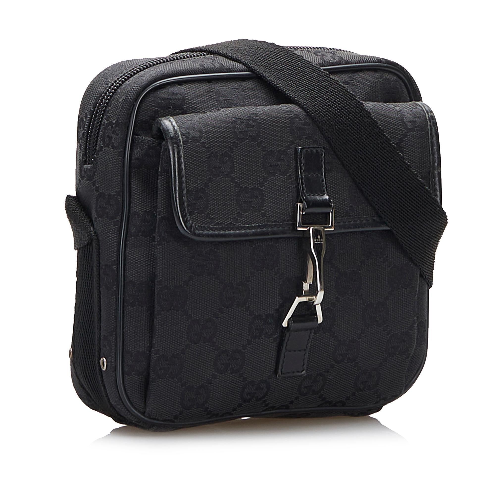 Gucci GG Canvas Shoulder Bag (SHG-9i1J2n)