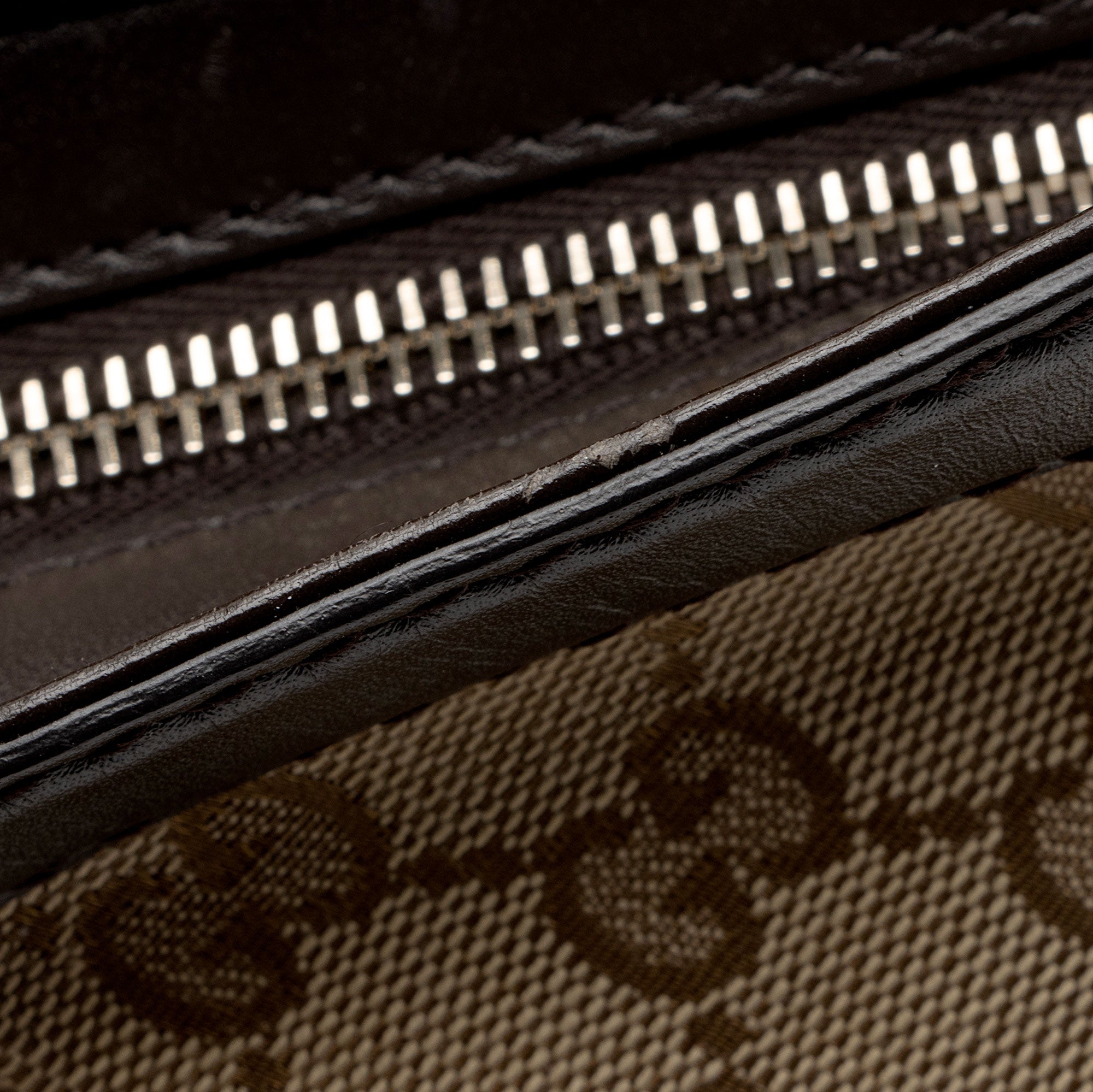 Gucci GG Canvas Sukey Messenger (SHF-RoGEPi)