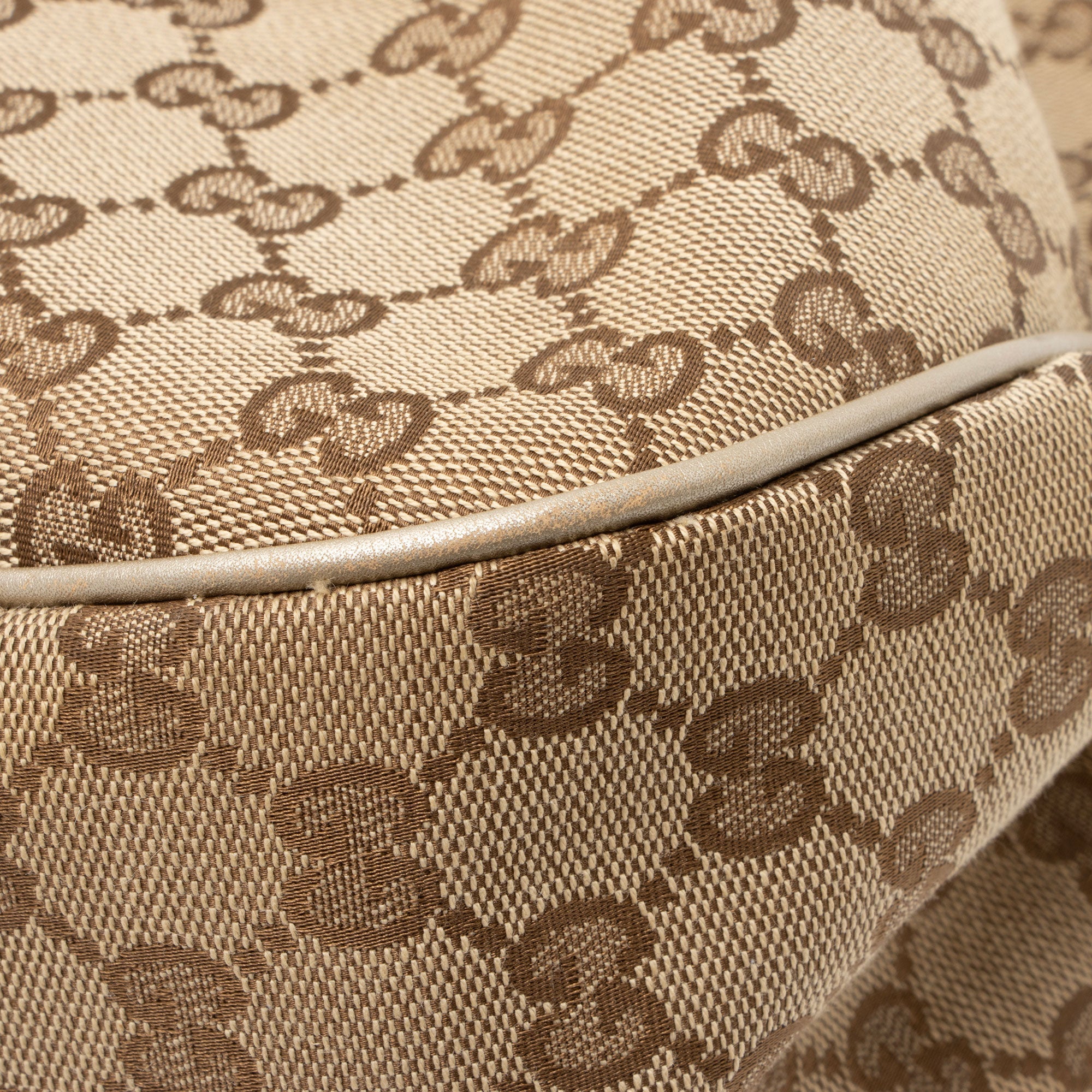 Gucci GG Canvas Sukey Messenger