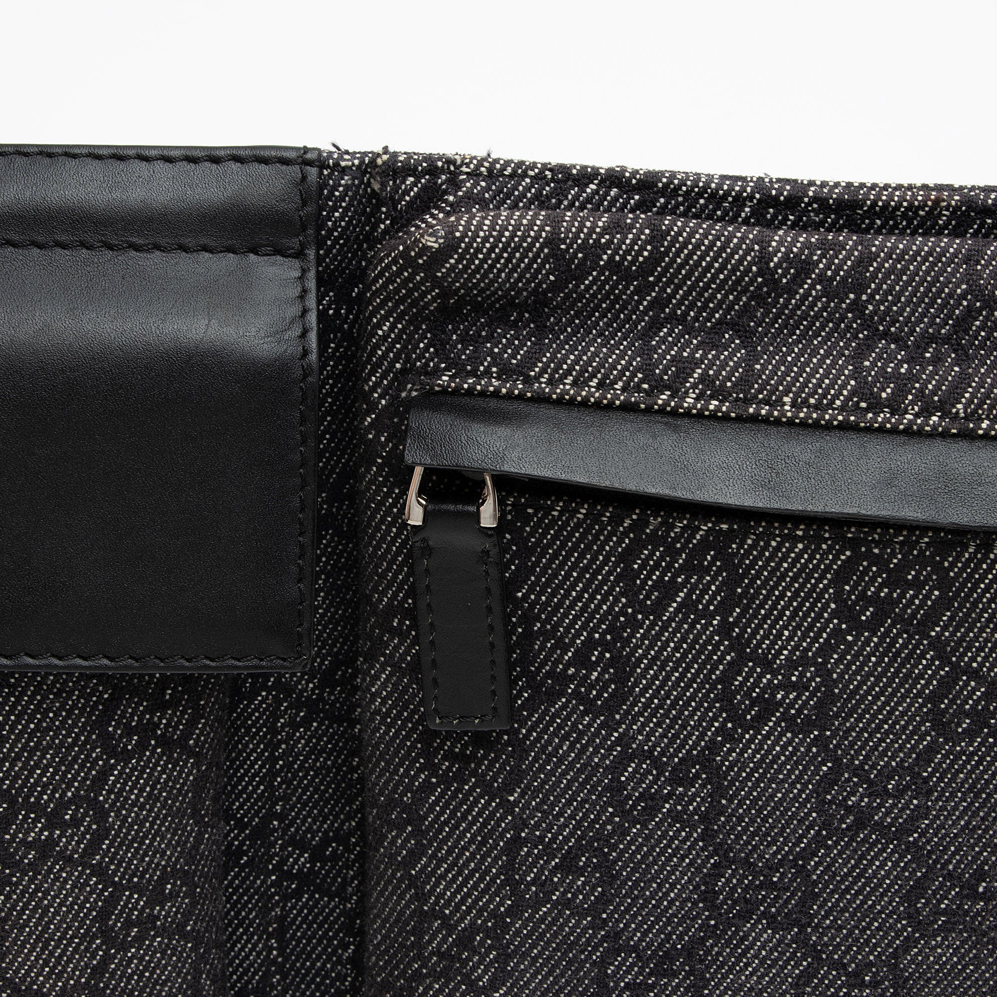 Gucci GG Denim Belt Bag (SHF-t5lFV4)