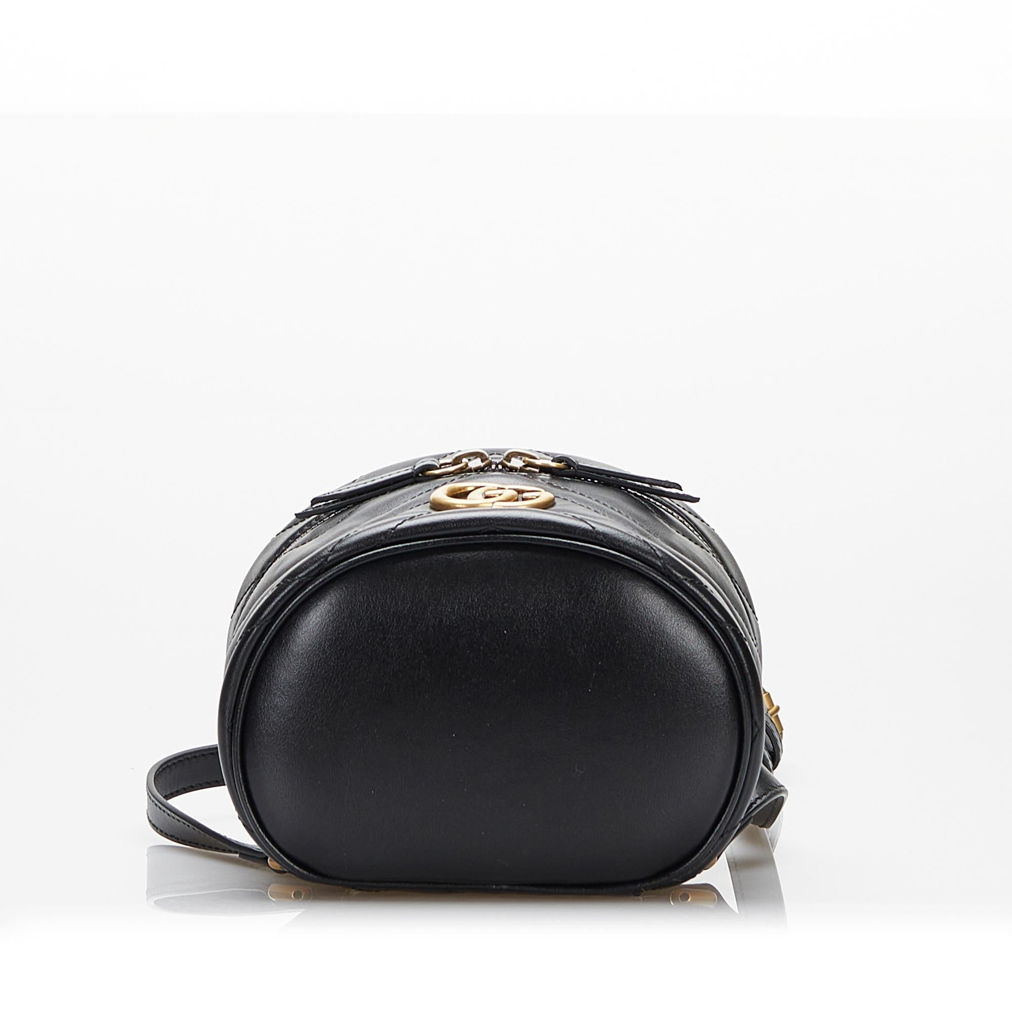 Gucci GG Marmont Round Backpack (SHG-EZMQ5g)