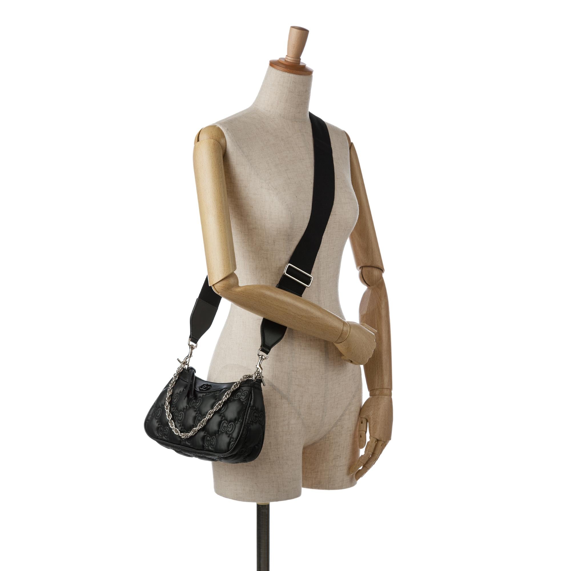 Gucci GG Matelasse Mini Bag (SHG-ldwASf)
