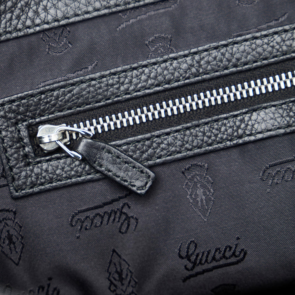 Gucci GG Neoprene Tote (SHG-FjjgTj)