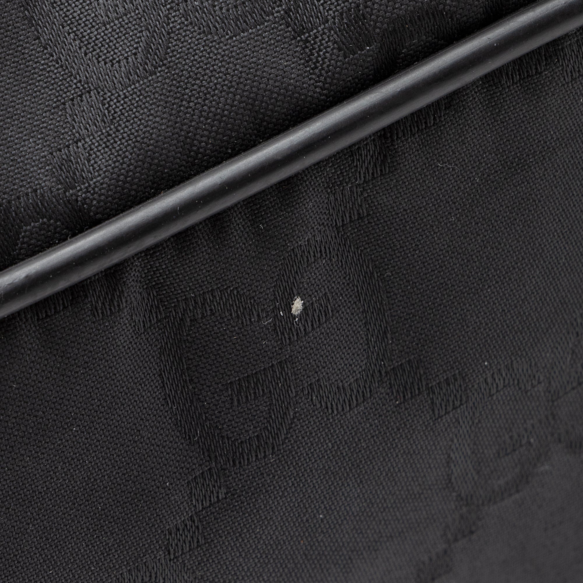 Gucci GG Nylon Large Messenger Bag (SHF-kF37Kx)