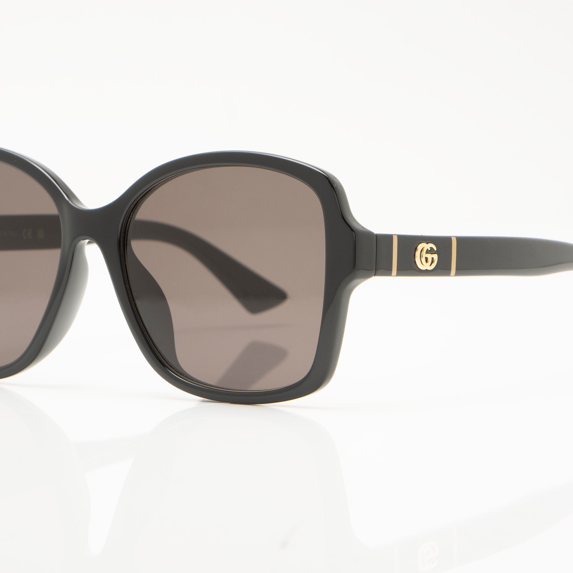 Gucci GG Oversized Sunglasses