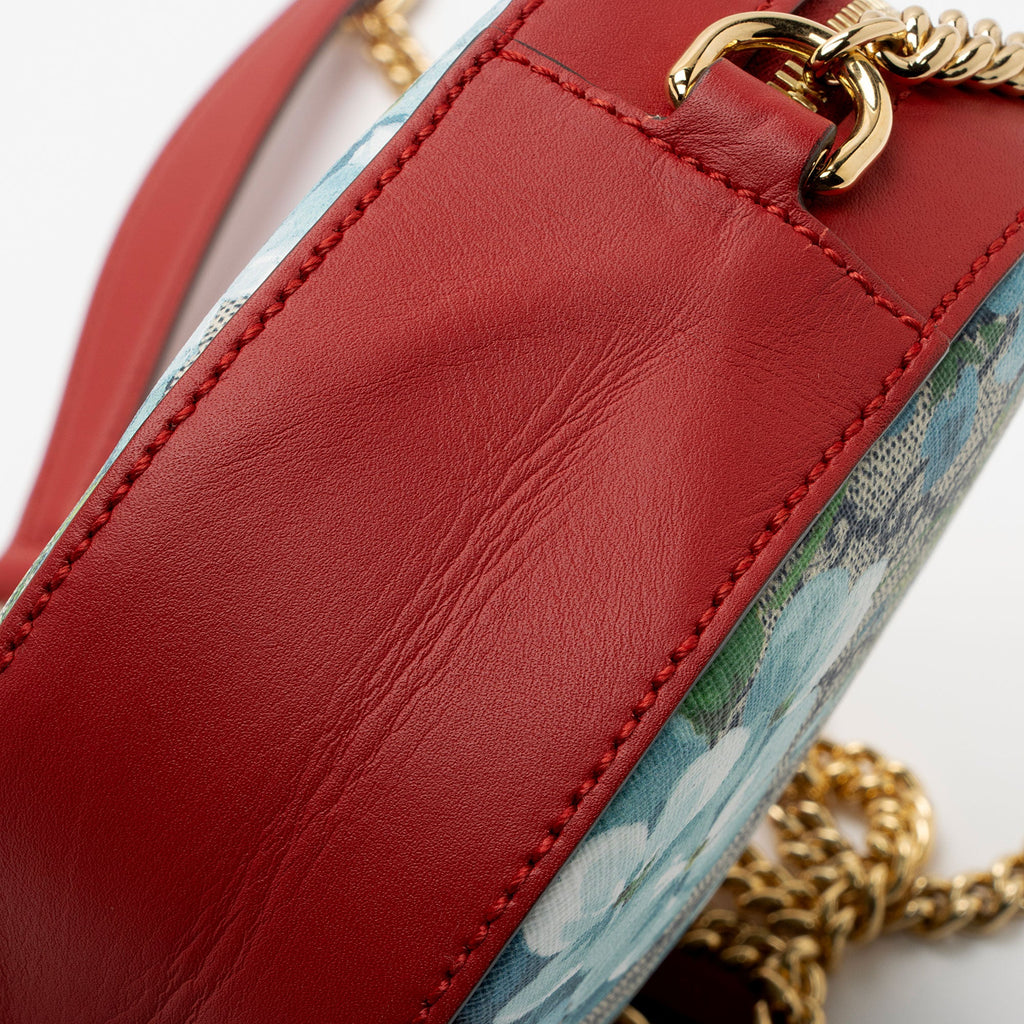 Gucci GG Supreme Blooms Mini Chain Bag (SHF-caSm0L)