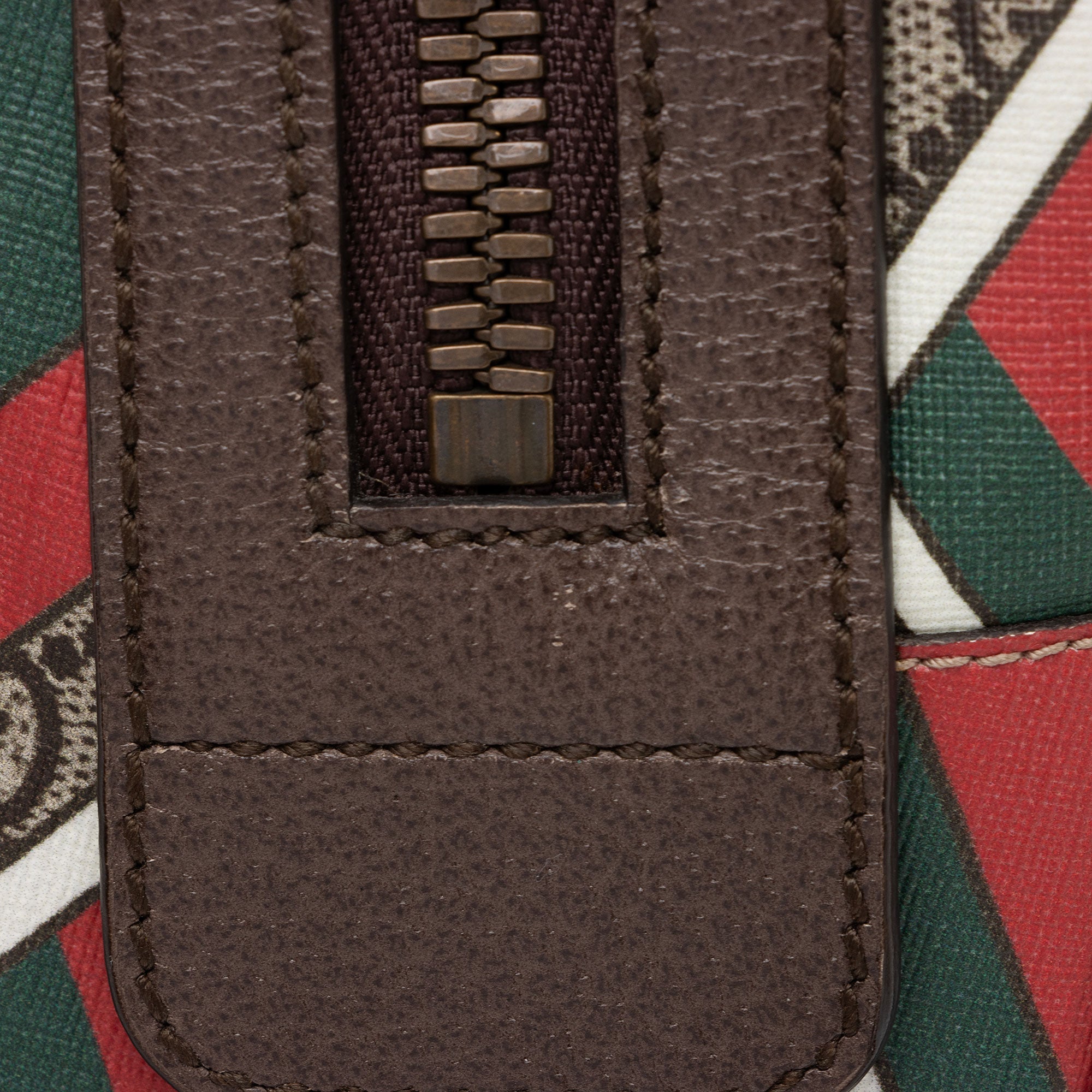 Gucci GG Supreme Chevron Medium Day Backpack (SHF-NG4dLJ)