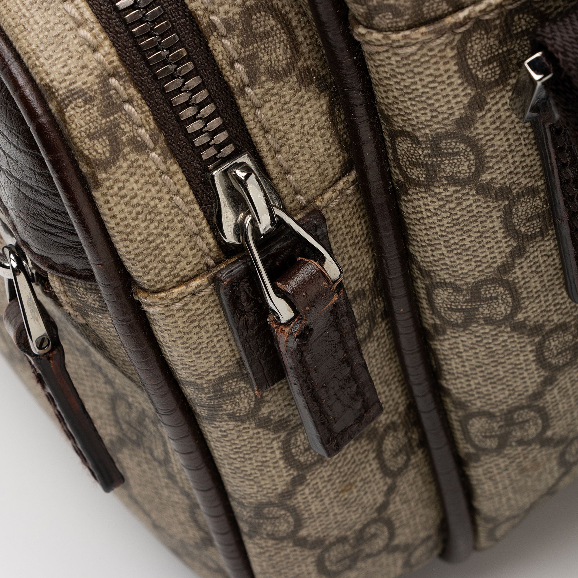 Gucci GG Supreme Classic Camera Small Messenger Bag (SHF-wXjiIf)