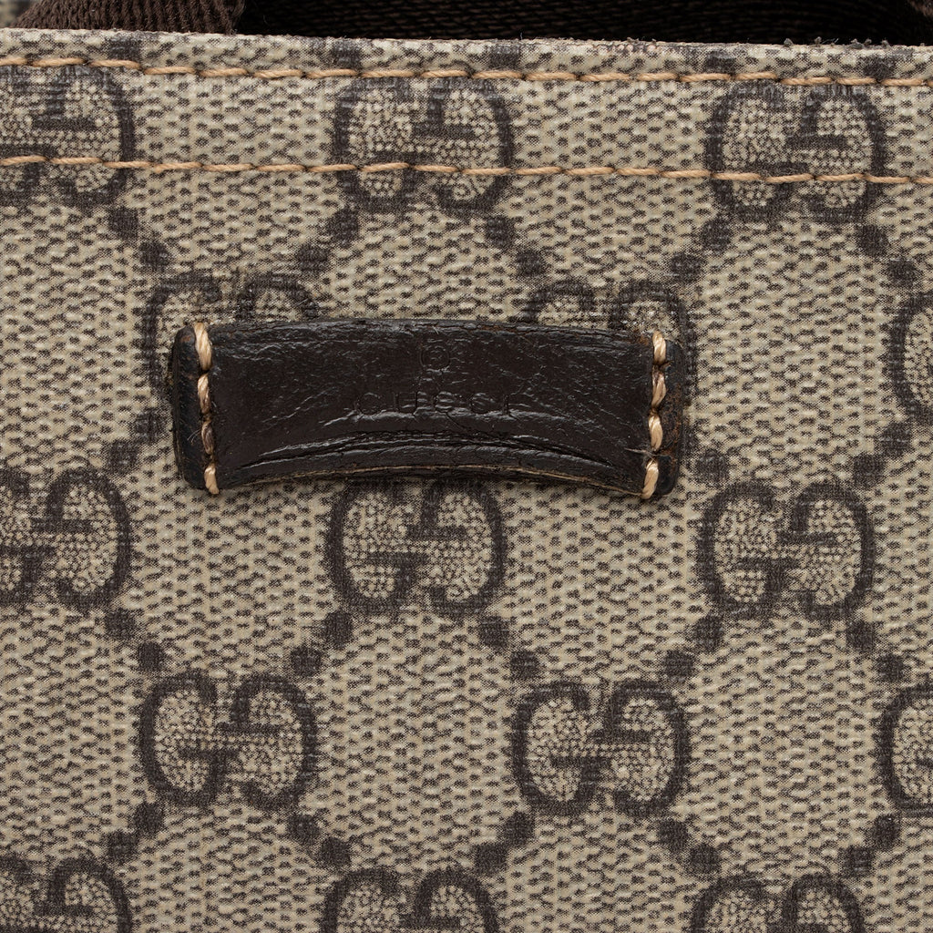 Gucci GG Supreme Classic Flat Medium Messenger (SHF-CUfNXw)