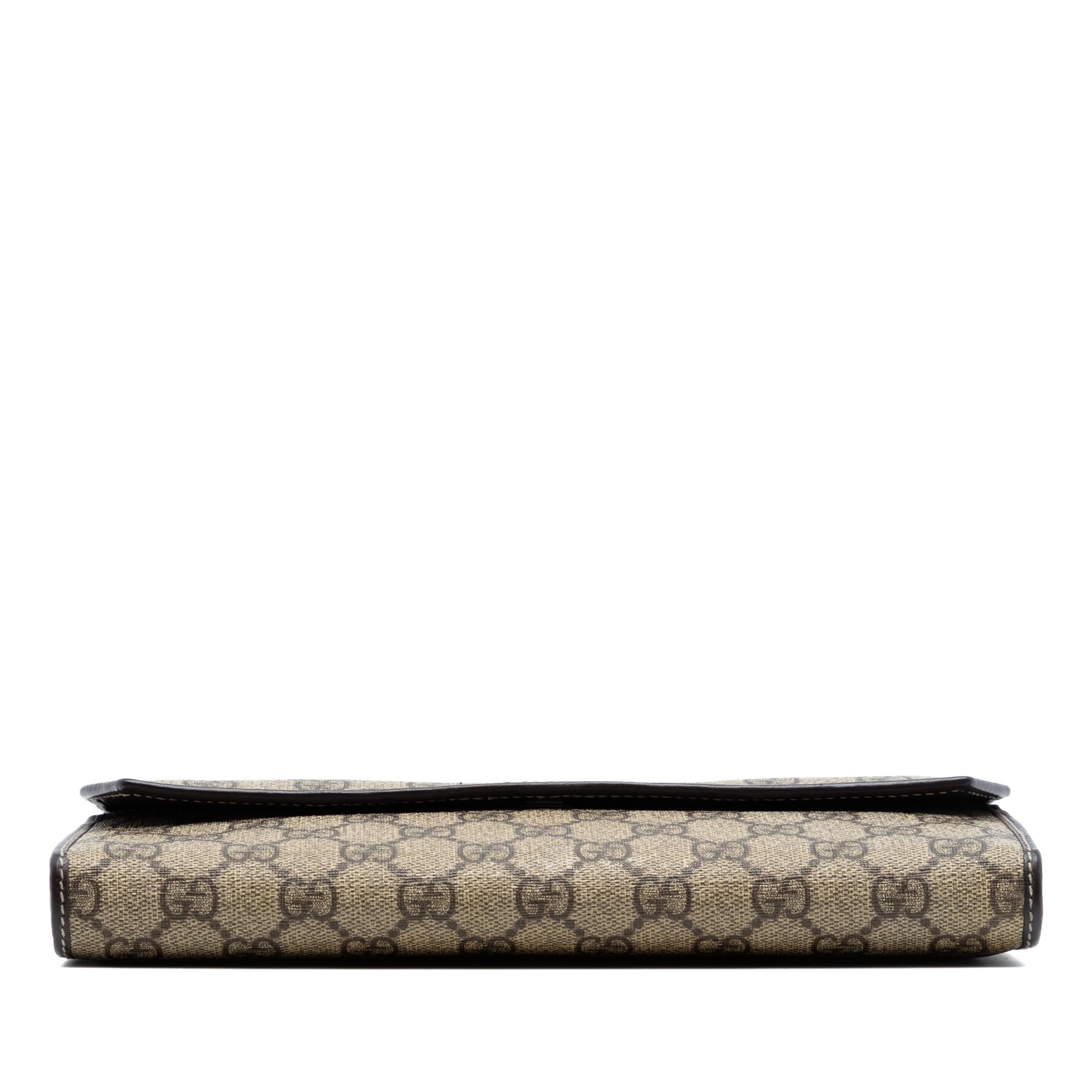 Gucci GG Supreme Clutch