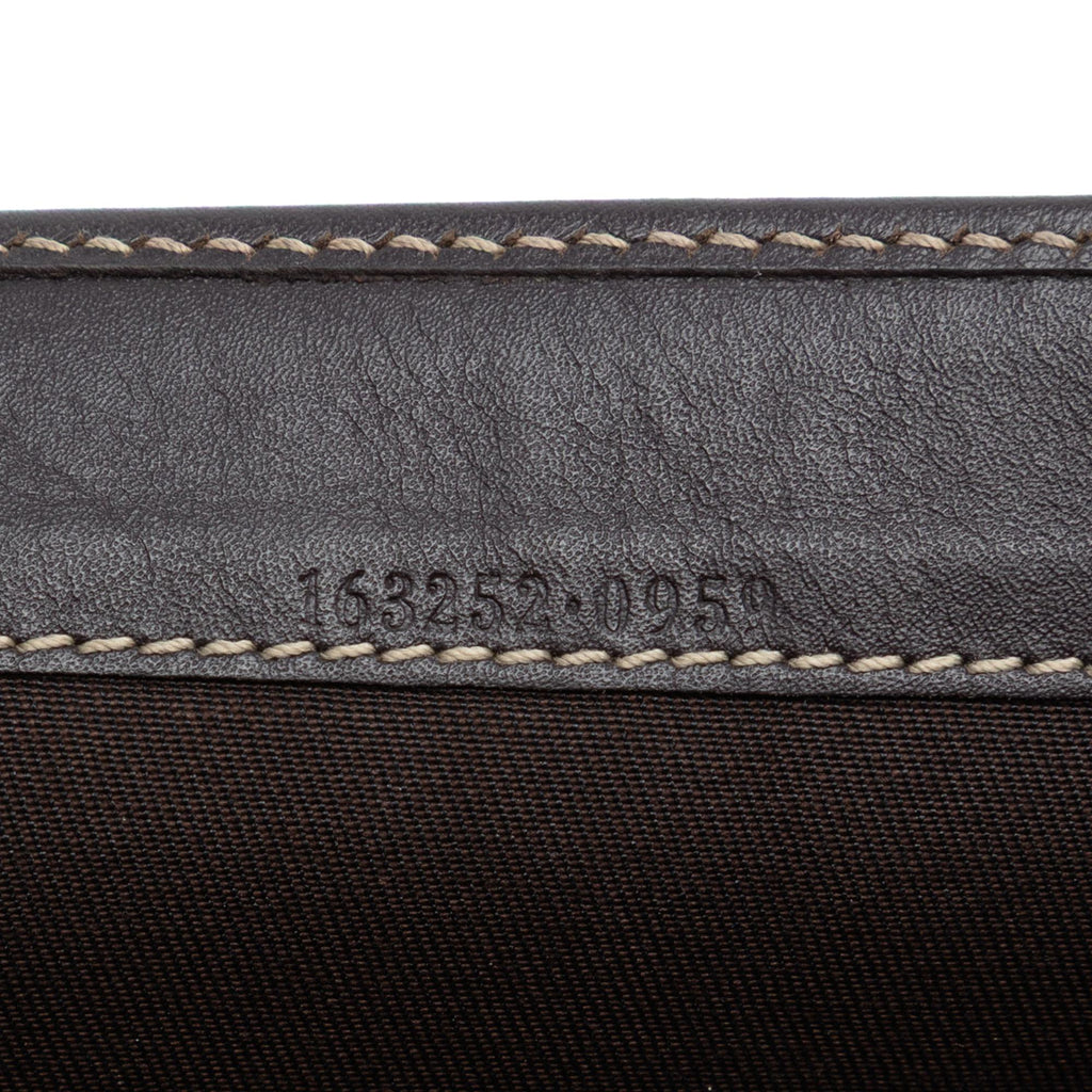 Gucci GG Supreme Clutch