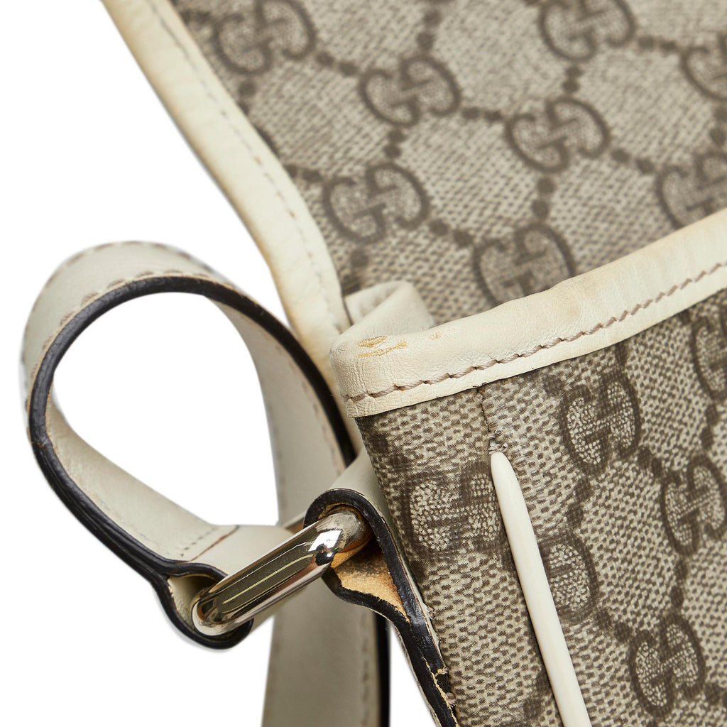 Gucci GG Supreme Crossbody Bag (SHG-5GchCX)