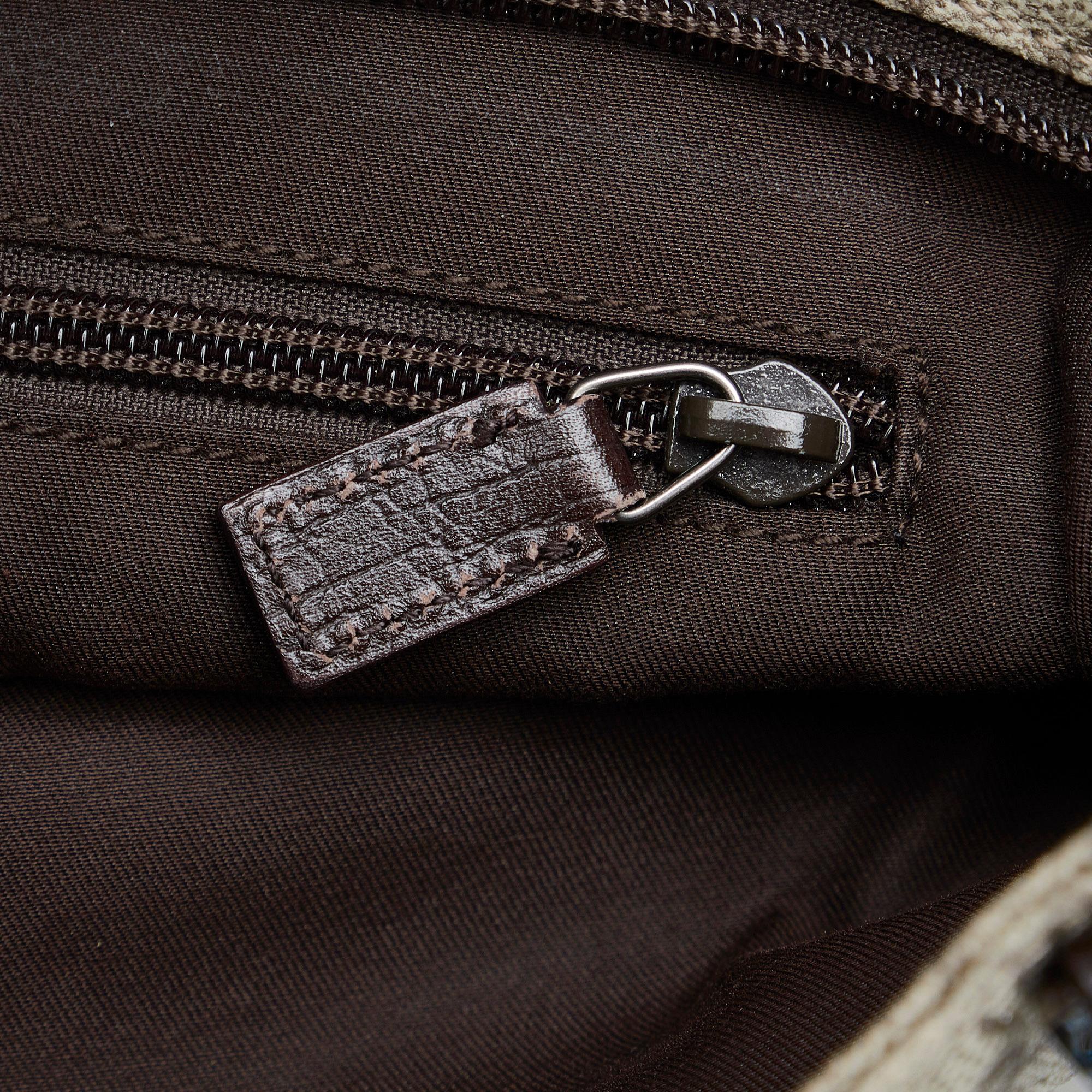 Gucci GG Supreme Crossbody Bag (SHG-VM8RkV)