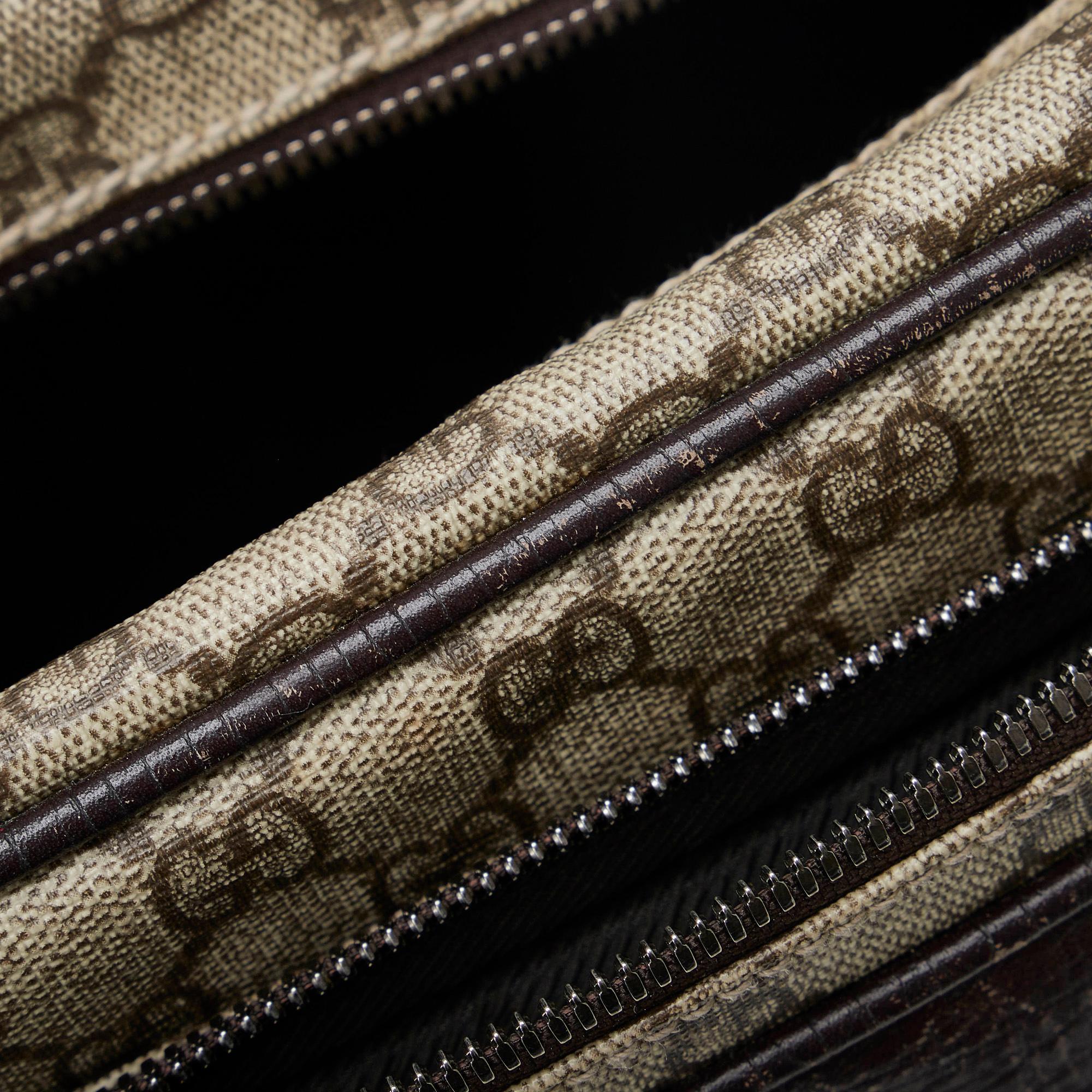 Gucci GG Supreme Crossbody Bag (SHG-tRkLLV)