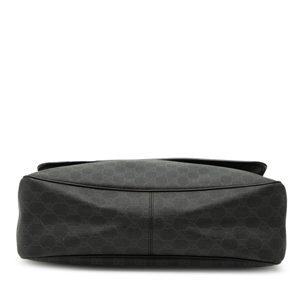 Gucci GG Supreme Flap Messenger Bag