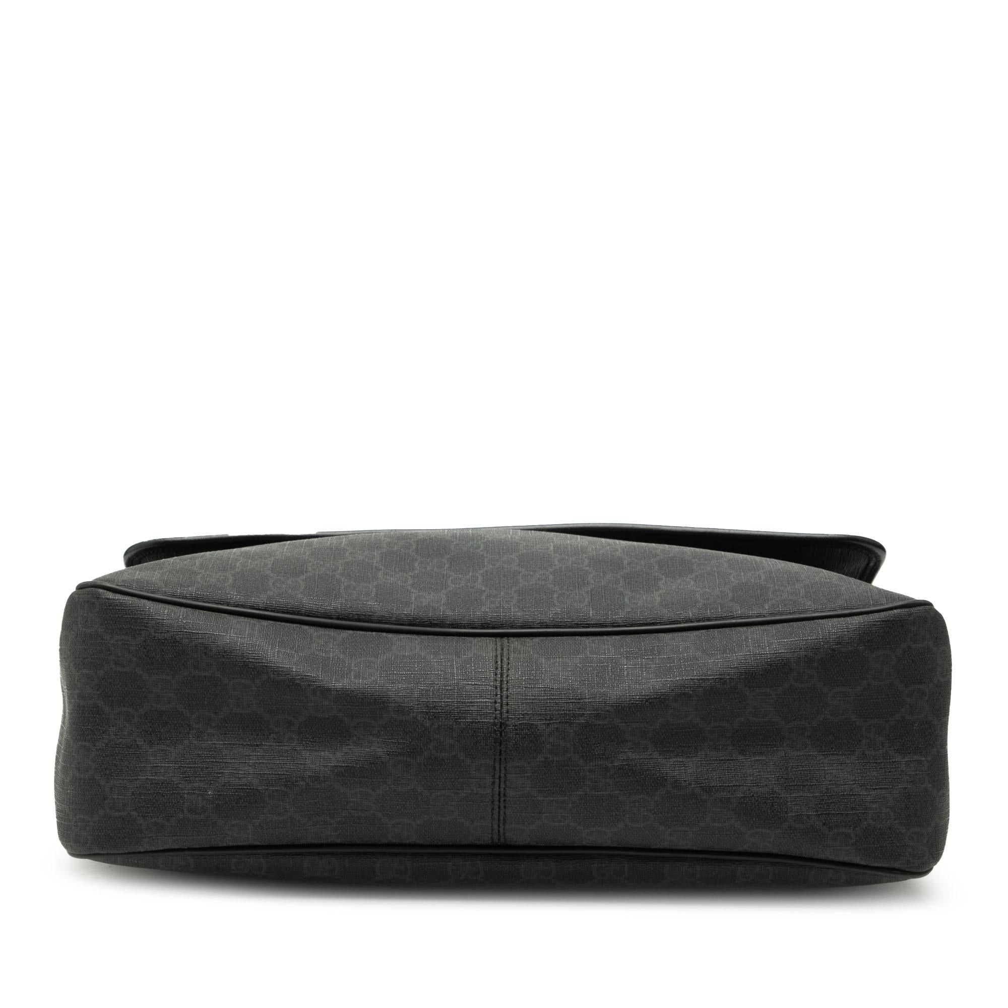 Gucci GG Supreme Flap Messenger Bag