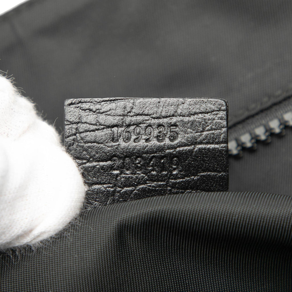 Gucci GG Supreme Flap Messenger Bag