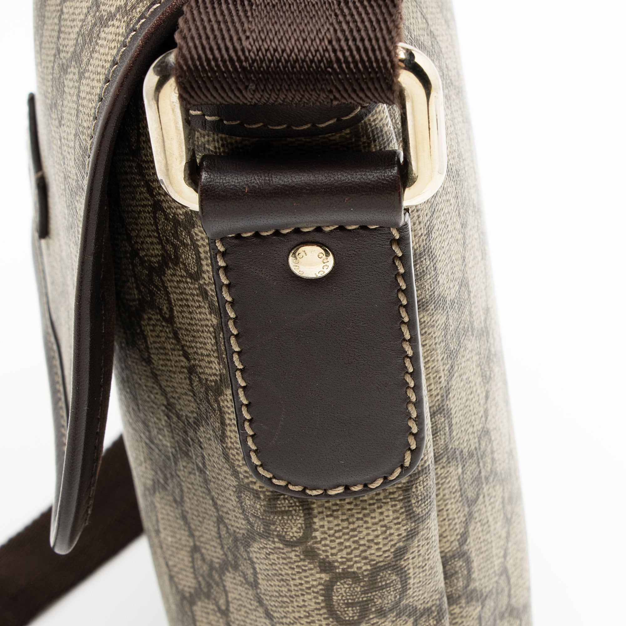Gucci GG Supreme Flap Small Messenger