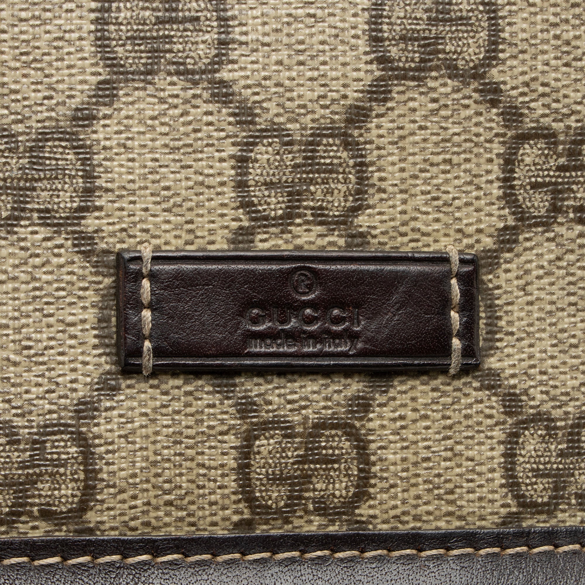 Gucci GG Supreme Flap Small Messenger