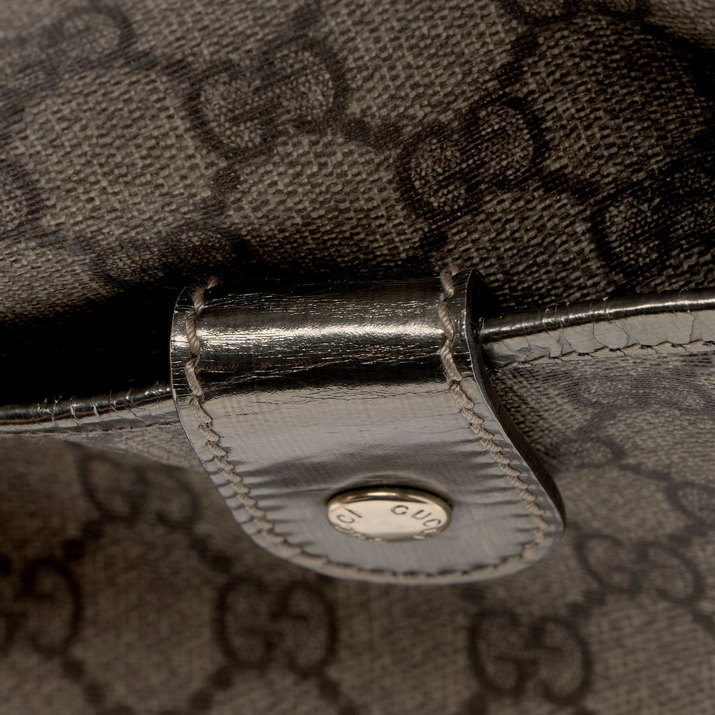 Gucci GG Supreme Pocket Hobo (SHF-hYDufh)