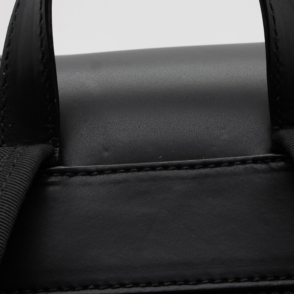 Gucci GG Supreme Medium Flap Backpack (SHF-FgH5FO)