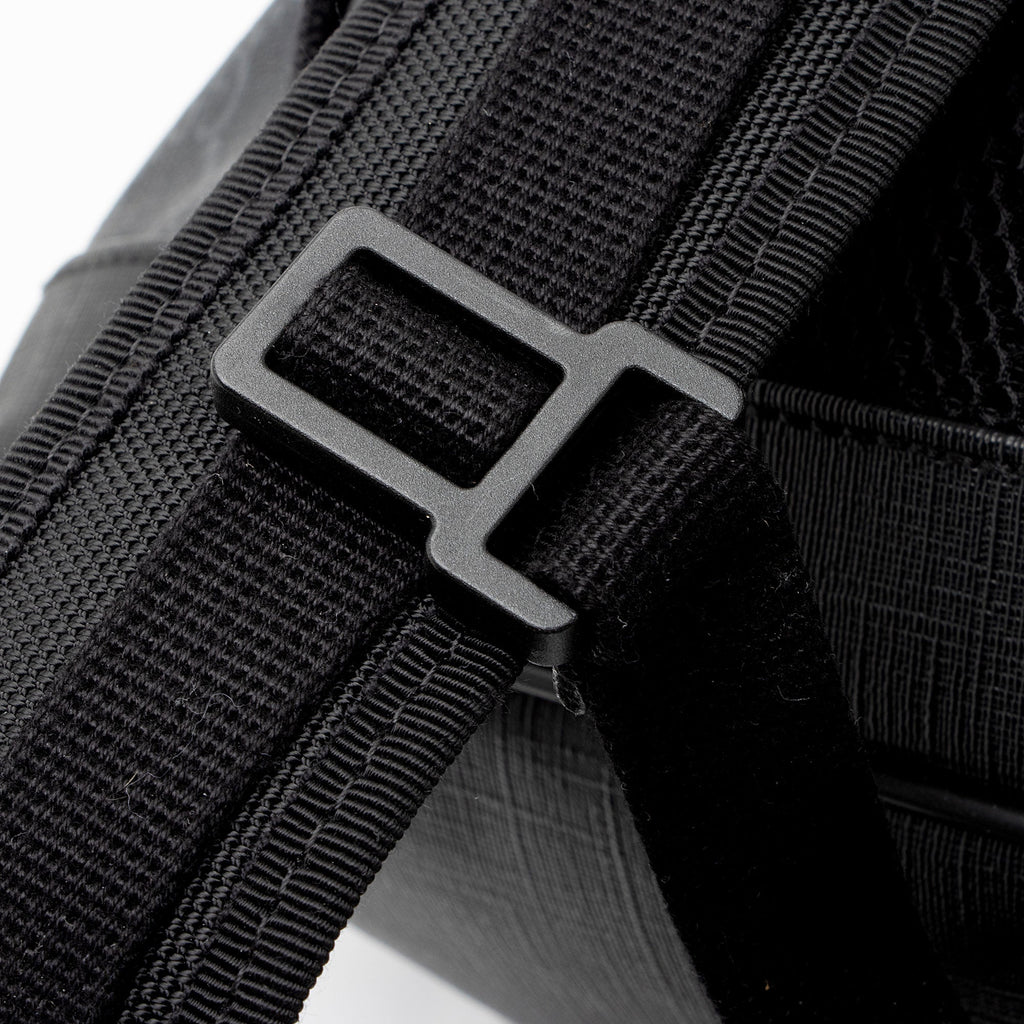 Gucci GG Supreme Medium Flap Backpack (SHF-NNj9Jx)