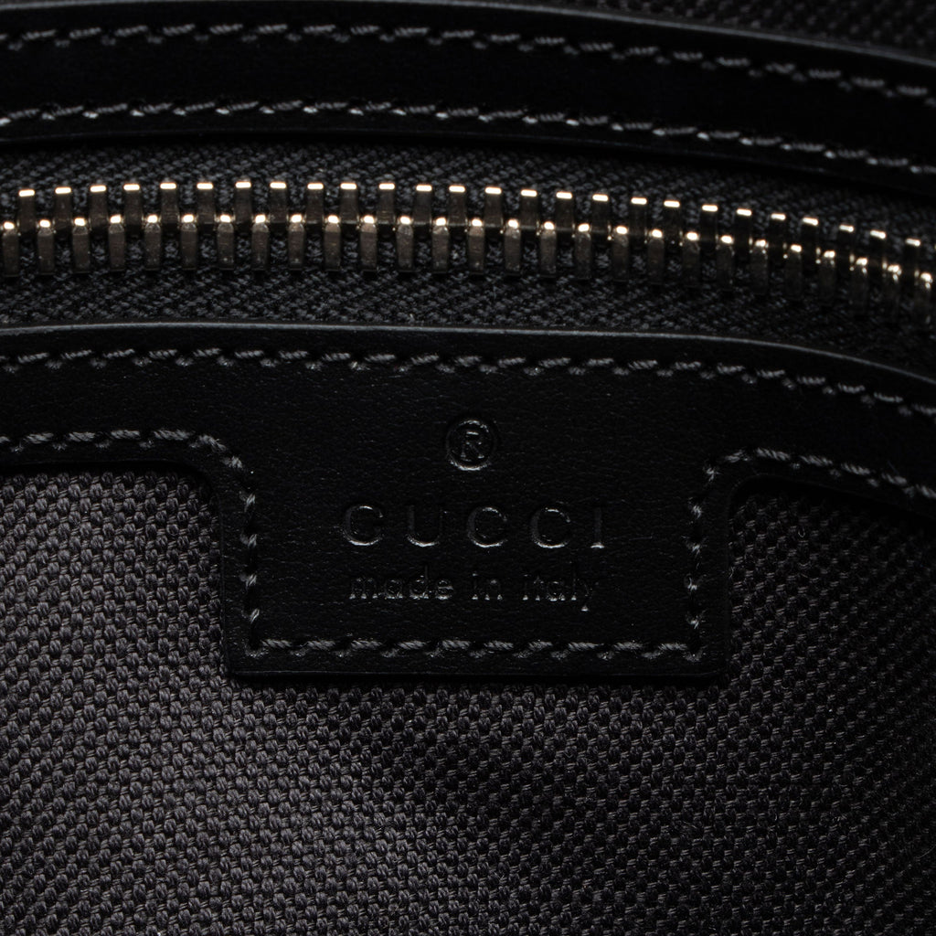Gucci GG Supreme Flat Medium Messenger