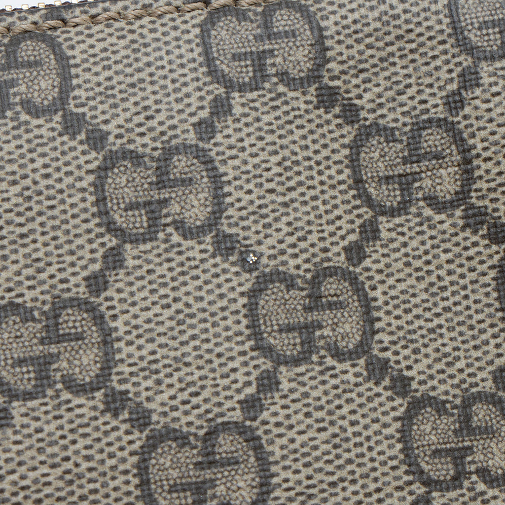 Gucci GG Supreme Pochette (SHF-M9Qnnk)