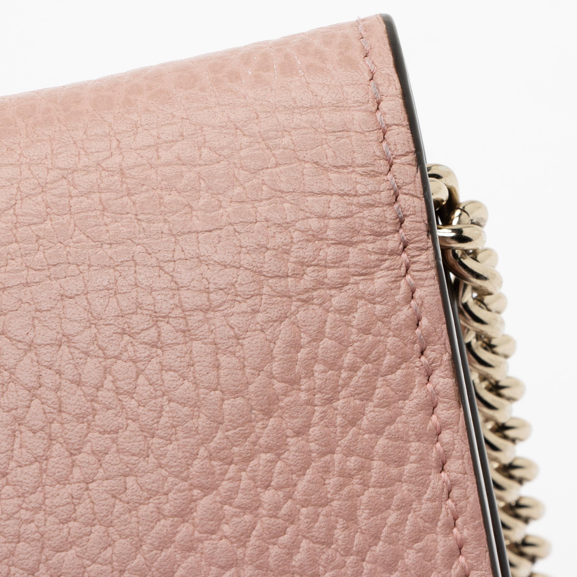 Gucci Grained Calfskin Interlocking G Chain Wallet (SHF-wuQC6s)