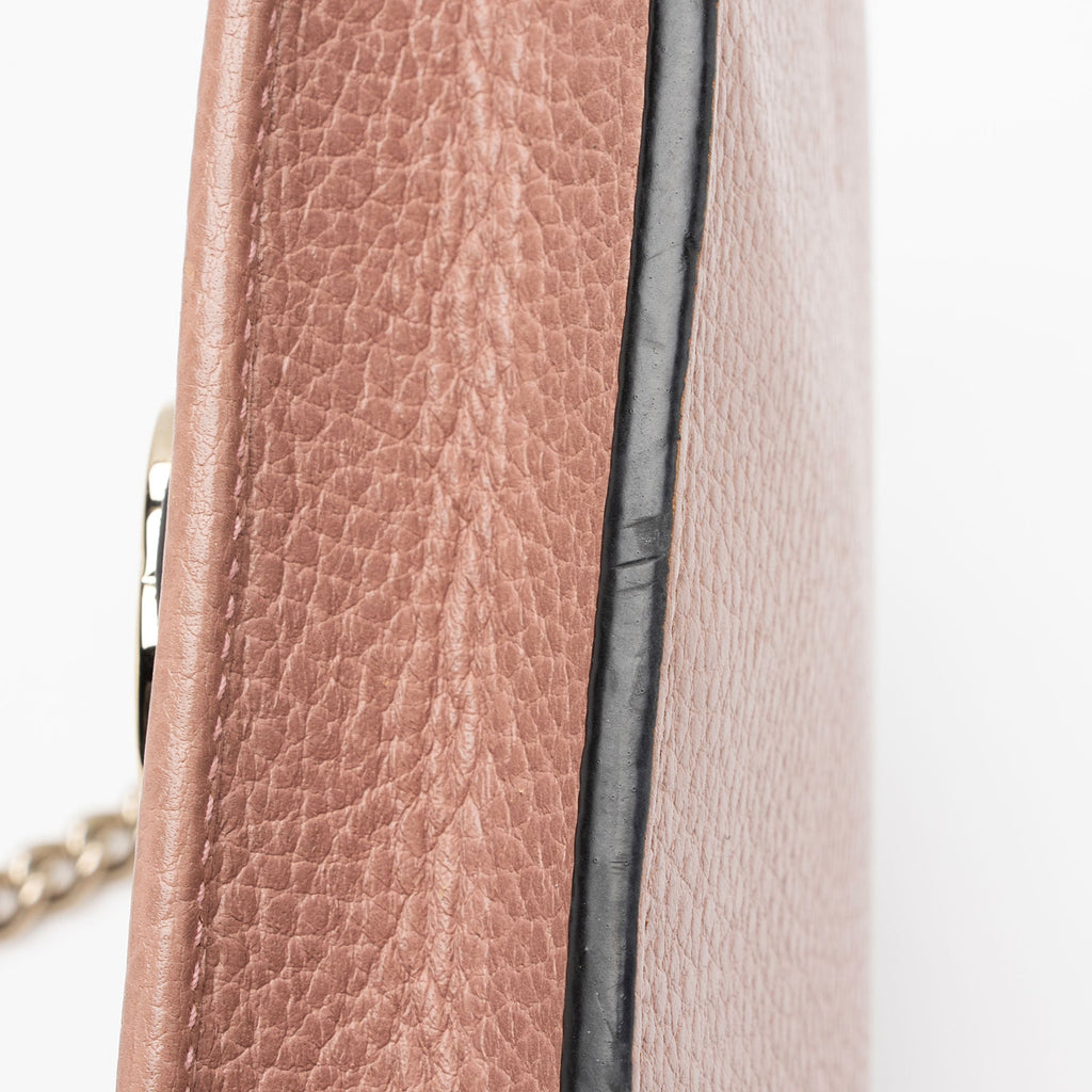 Gucci Leather Interlocking G Chain Wallet (SHF-ynDxvx)
