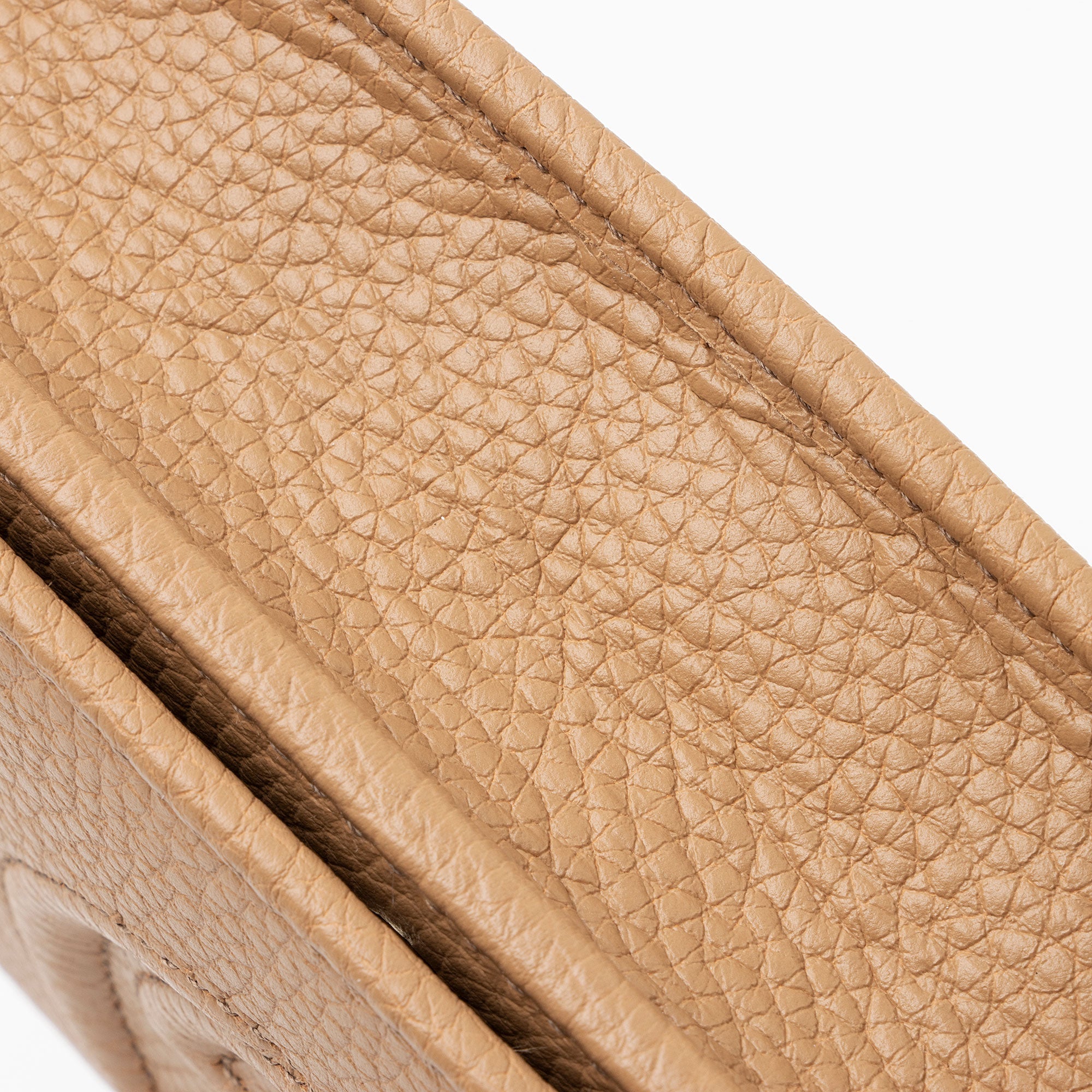 Gucci Grained Leather Soho Wallet on Chain (SHF-ipdVXC)