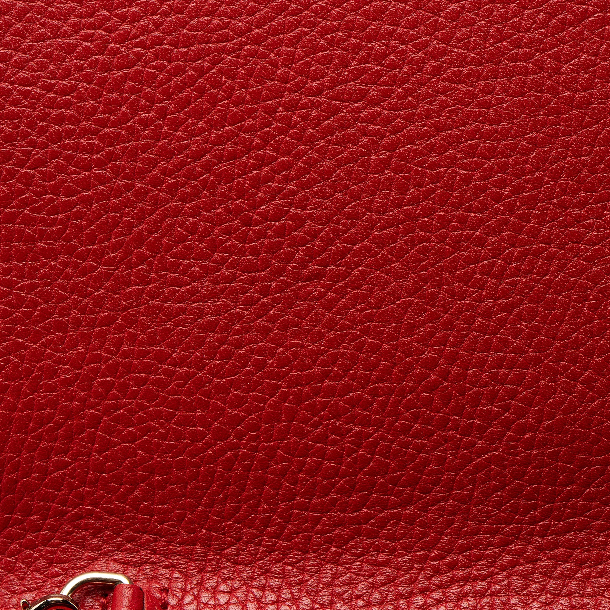 Gucci Grained Leather Soho Wallet on Chain
