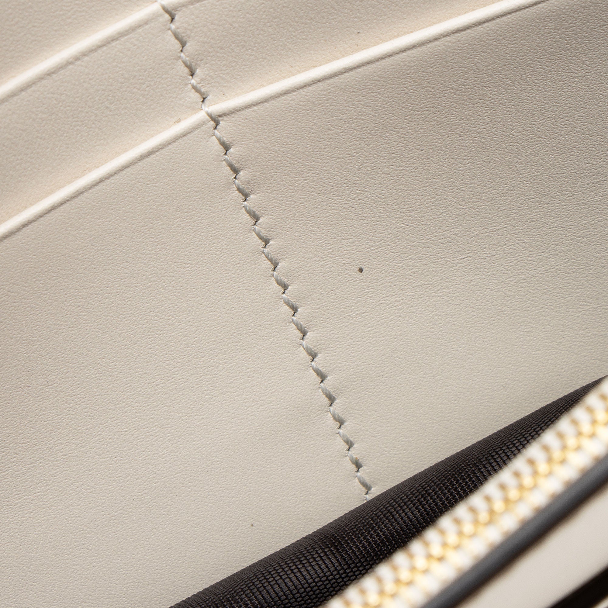 Gucci Guccissima Leather Signature Bow Mini Wallet on Chain