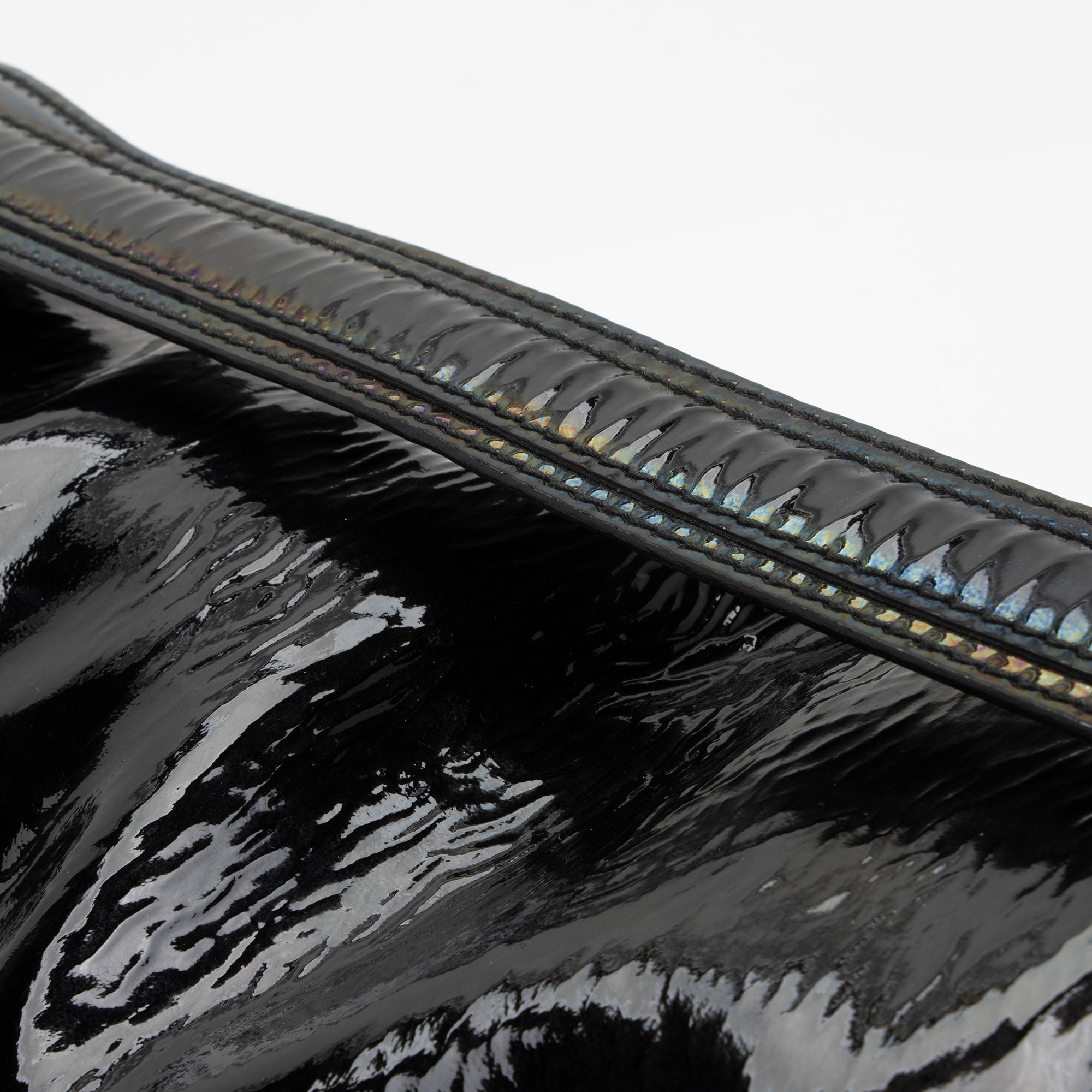 Gucci Iridescent Patent Leather Icon Bit Hobo (SHF-lmJOkR)
