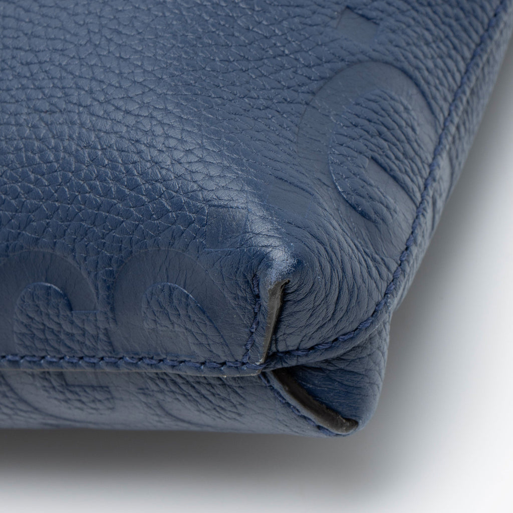 Gucci Jumbo GG Embossed Leather Medium Messenger