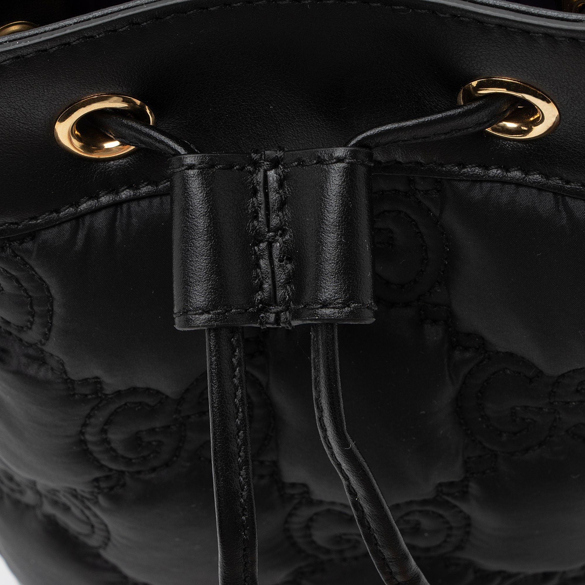 Gucci Jumbo GG Matelasse Leather Bucket Bag