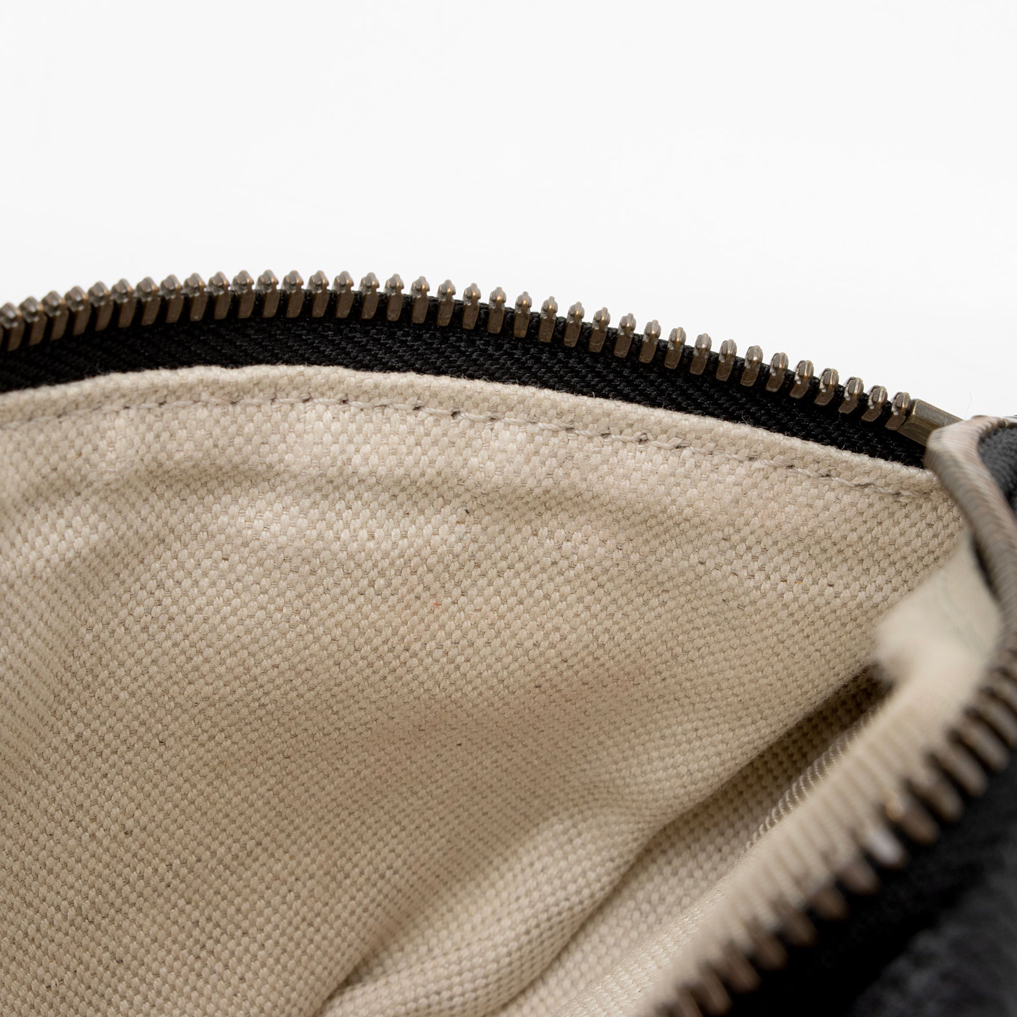 Gucci Leather Logo Belt Bag