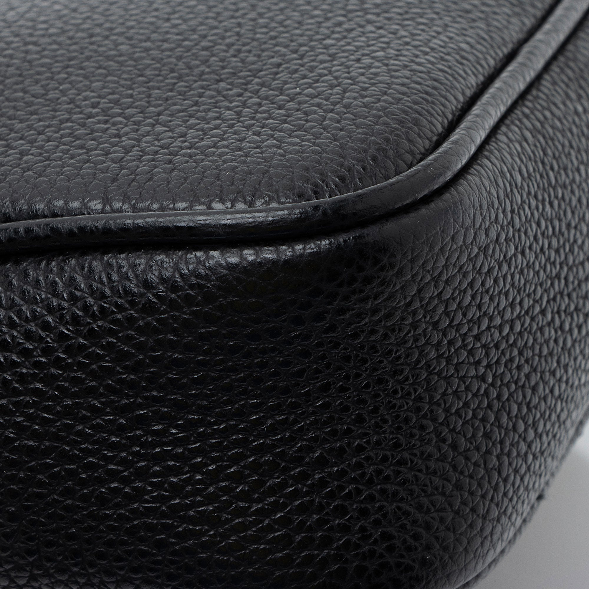 Gucci Leather Logo Mini Messenger Bag (SHF-P3Milm)
