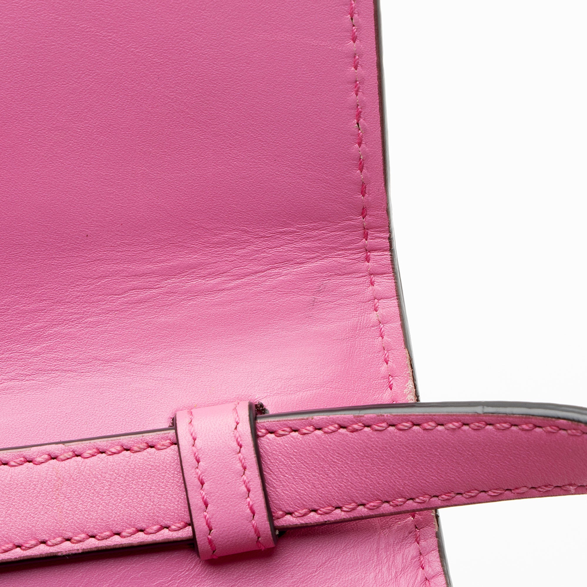 Gucci Leather Sylvie Medium Top Handle (SHF-h0LvZF)
