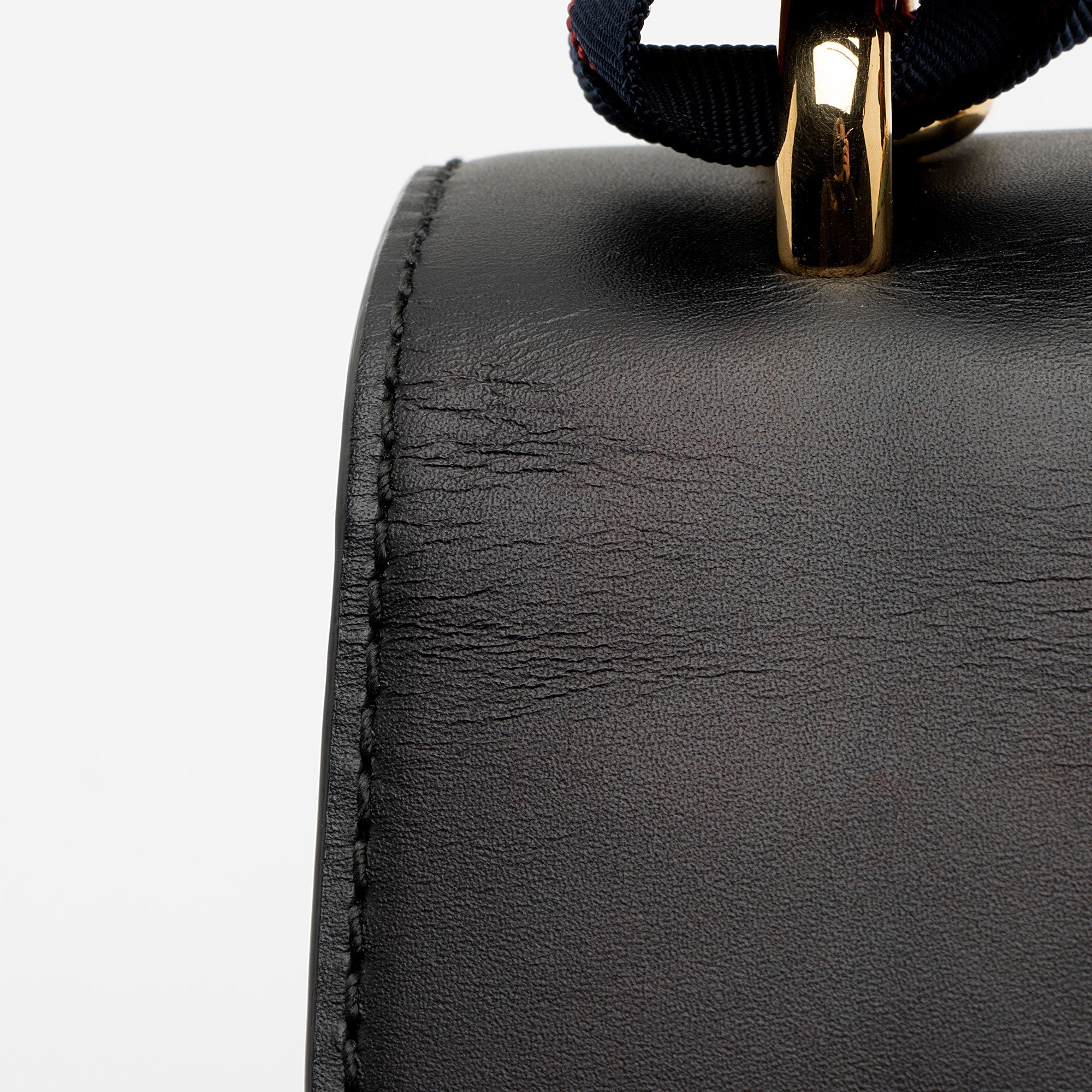 Gucci Leather Sylvie Mini Chain Bag (SHF-2s1qNf)
