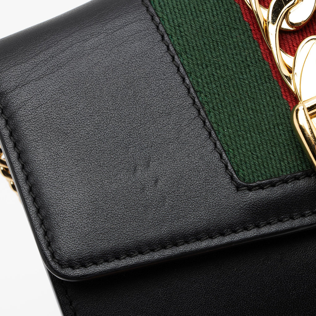Gucci Leather Sylvie Super Mini Bag (SHF-pKo8lR)